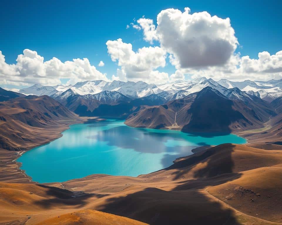 Yamdrok Tso Lake Yamdrok Tso Lake